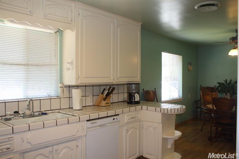 1129 Amherst Ave, Modesto, CA 95350 photo 3