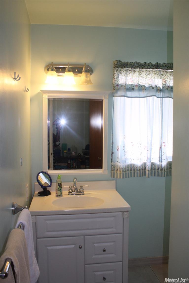 1129 Amherst Ave, Modesto, CA 95350 photo 16