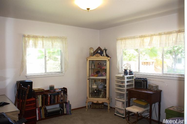 1129 Amherst Ave, Modesto, CA 95350 photo 13