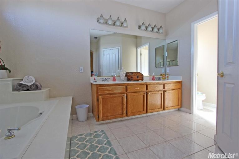 2845 Merle Ave, Modesto, CA 95355 photo 8