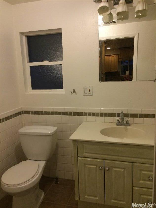 219 Kelley St, Modesto, CA 95354 photo 8