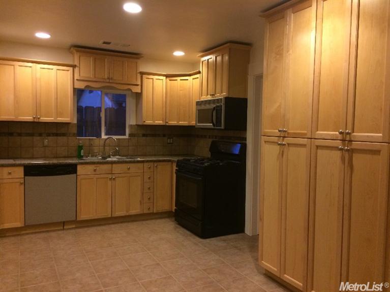 219 Kelley St, Modesto, CA 95354 photo 1