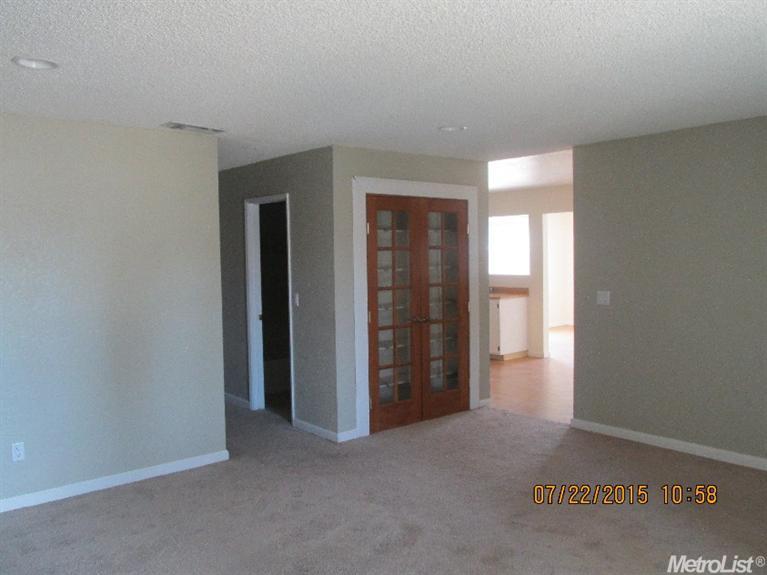 1449 Novell Dr, Ripon, CA 95366 photo 2
