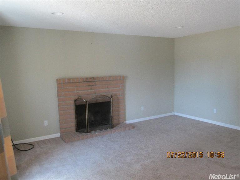 1449 Novell Dr, Ripon, CA 95366 photo 3
