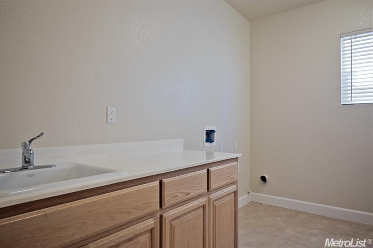 1525 Marigold Dr, Patterson, CA 95363 photo 10