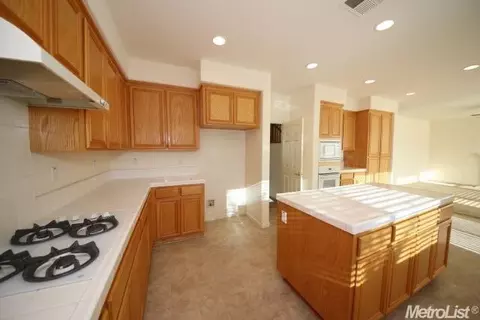 4483 Lindsey Ln, Tracy, CA 95377 photo 9