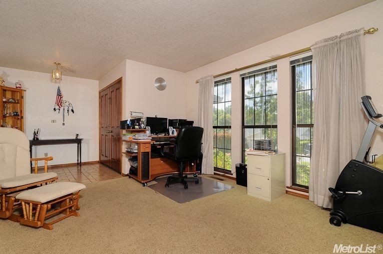 7229 Willowbank Way, Carmichael, CA 95608 photo 5