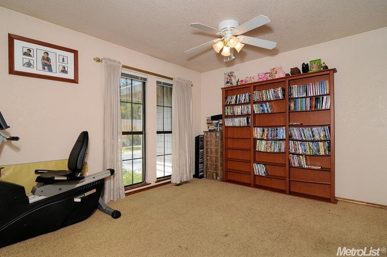 7229 Willowbank Way, Carmichael, CA 95608 photo 6