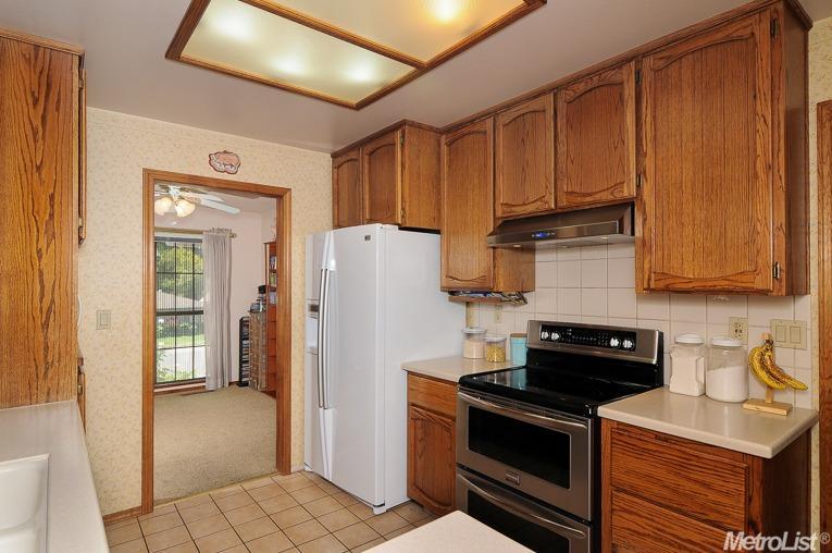 7229 Willowbank Way, Carmichael, CA 95608 photo 9