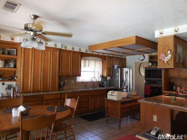 2704 Nora Ln, Modesto, CA 95355 photo 3