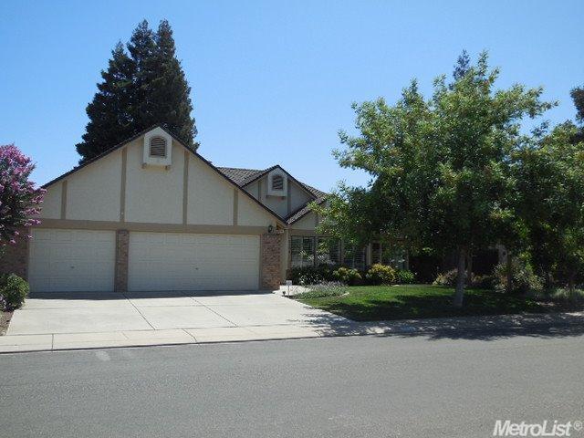 2704 Nora Ln, Modesto, CA 95355 photo 1