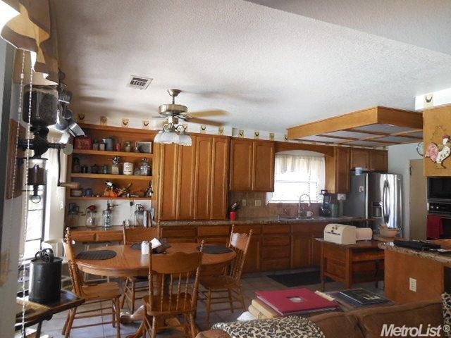 2704 Nora Ln, Modesto, CA 95355 photo 4