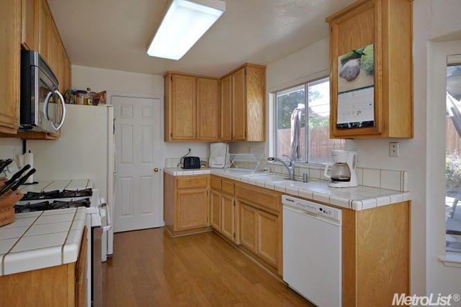 8401 Clear Valley Ct, Antelope, CA 95843 photo 10