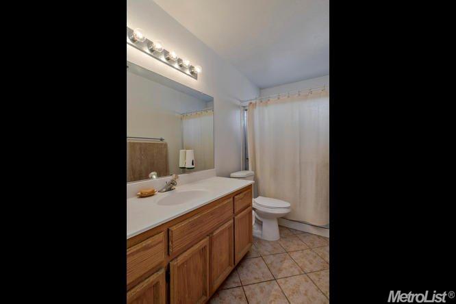8401 Clear Valley Ct, Antelope, CA 95843 photo 18
