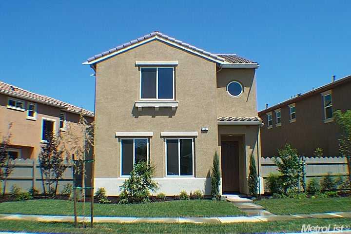 1441 Field St, Turlock, CA 95382 photo 1