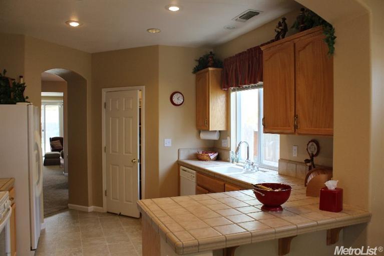 3892 Podocarpus Dr, Ceres, CA 95307 photo 4