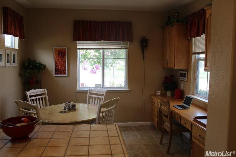 3892 Podocarpus Dr, Ceres, CA 95307 photo 2