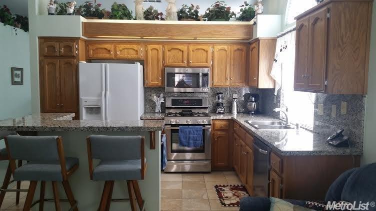 3323 Black Eagle Dr, Antelope, CA 95843 photo 2