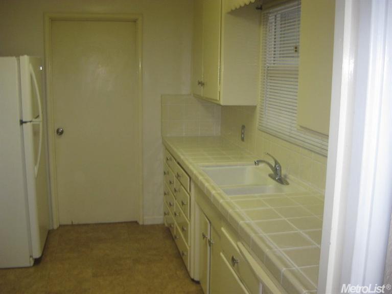 2416 Miller Ave, Modesto, CA 95354 photo 4