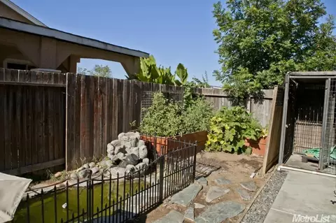 2090 Hyannis Cir, Manteca, CA 95336 photo 14
