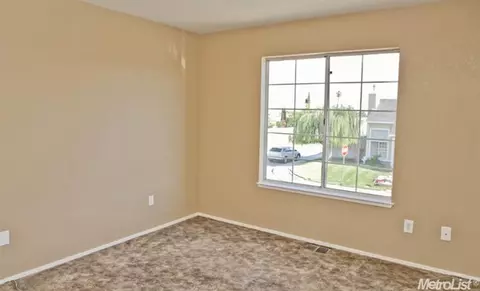 2090 Hyannis Cir, Manteca, CA 95336 photo 7