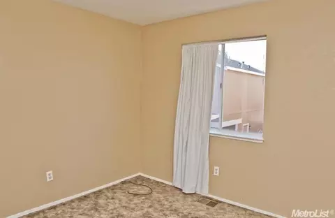 2090 Hyannis Cir, Manteca, CA 95336 photo 10
