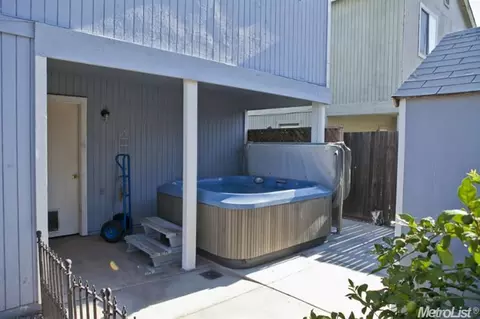 2090 Hyannis Cir, Manteca, CA 95336 photo 15
