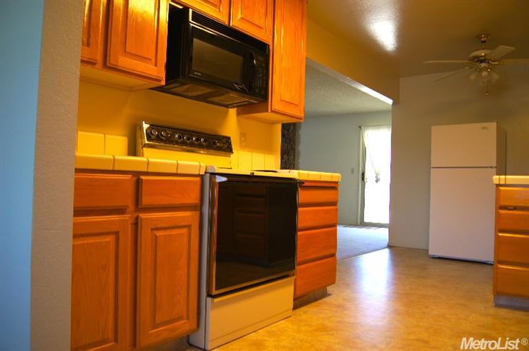 335 Dan St, Manteca, CA 95336 photo 3