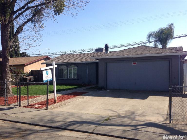 1100 Petaluma Dr, Modesto, CA 95351 photo 1