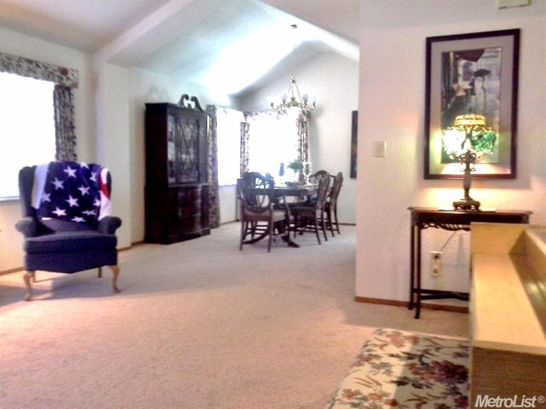 736 Parkston Ct, Modesto, CA 95357 photo 3