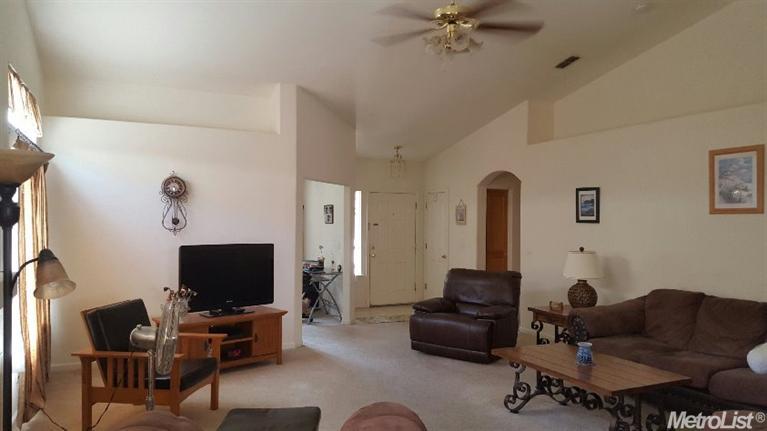 1047 Lambdin St, Manteca, CA 95336 photo 5
