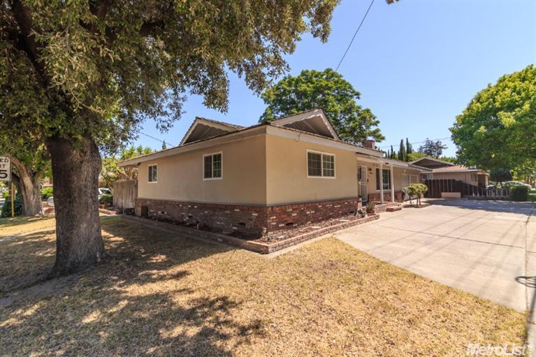 1305 W Rumble Rd, Modesto, CA 95350 photo 2