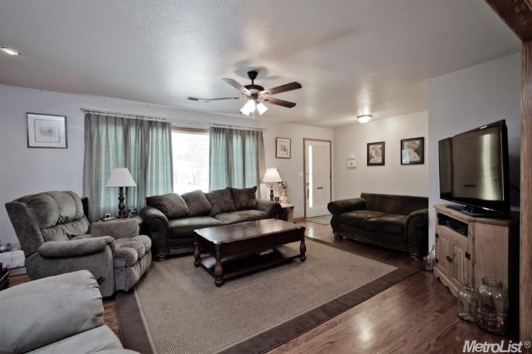 1305 W Rumble Rd, Modesto, CA 95350 photo 3
