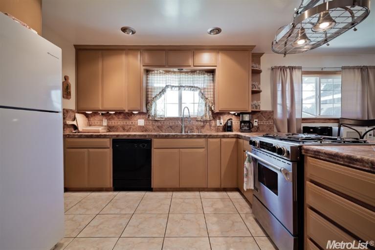 1305 W Rumble Rd, Modesto, CA 95350 photo 11
