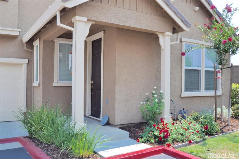 690 Courtyards Loop, Lincoln, CA 95648 photo 2
