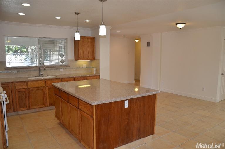 1102 Hawthorne Ave, Modesto, CA 95350 photo 4