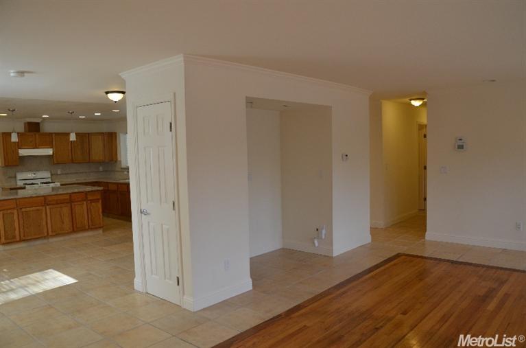 1102 Hawthorne Ave, Modesto, CA 95350 photo 8