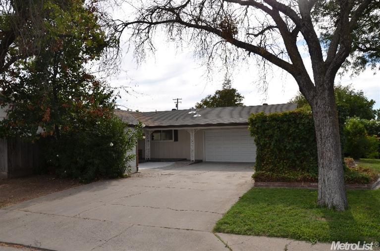 1102 Hawthorne Ave, Modesto, CA 95350 photo 2