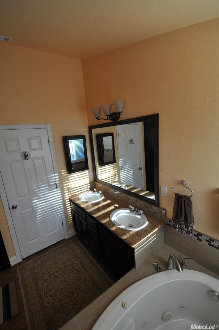 8037 Acappella Cir, Antelope, CA 95843 photo 17