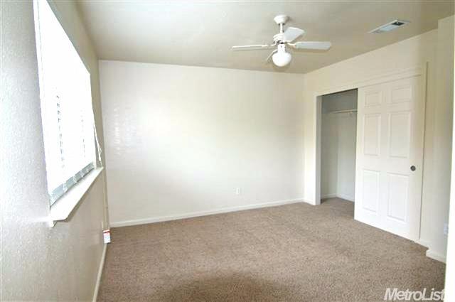 1372 E D St, Oakdale, CA 95361 photo 5