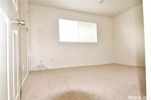 1372 E D St, Oakdale, CA 95361 photo 11