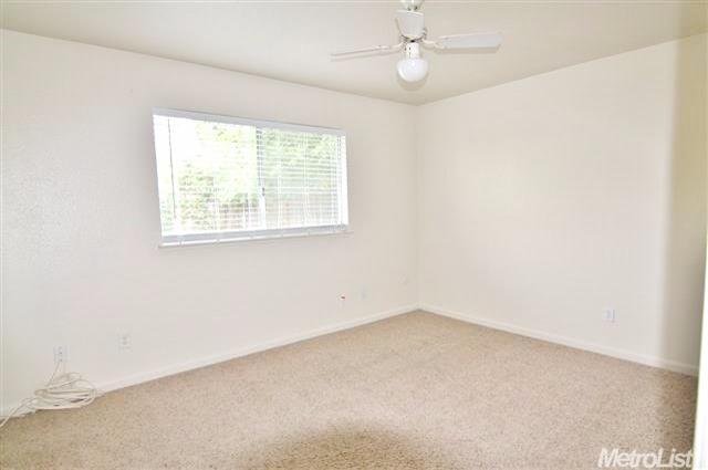 1372 E D St, Oakdale, CA 95361 photo 6