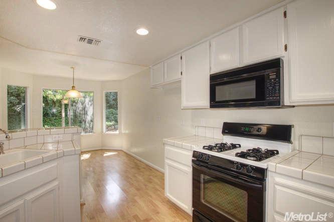 8112 Falcon View Dr, Antelope, CA 95843 photo 2