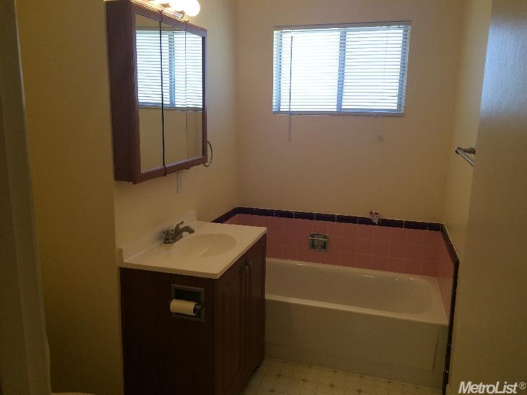 1211 Amy Dr, Newman, CA 95360 photo 4