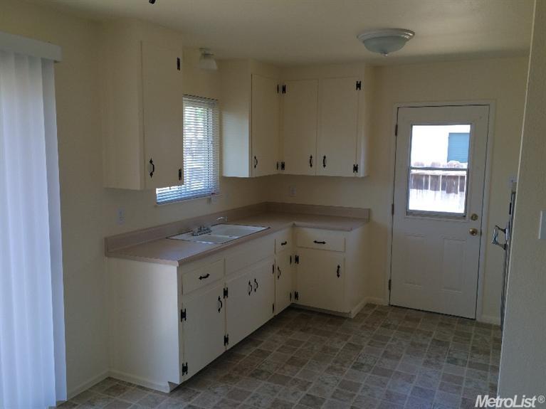 1211 Amy Dr, Newman, CA 95360 photo 3
