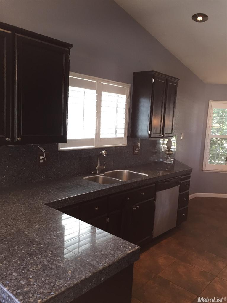 14440 Pine Valley Dr, Lathrop, CA 95330 photo 4
