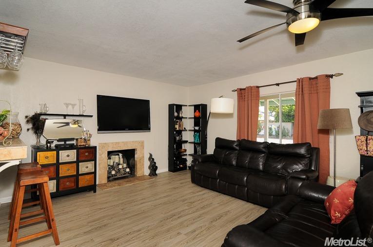 2813 Darwin St, Sacramento, CA 95821 photo 4