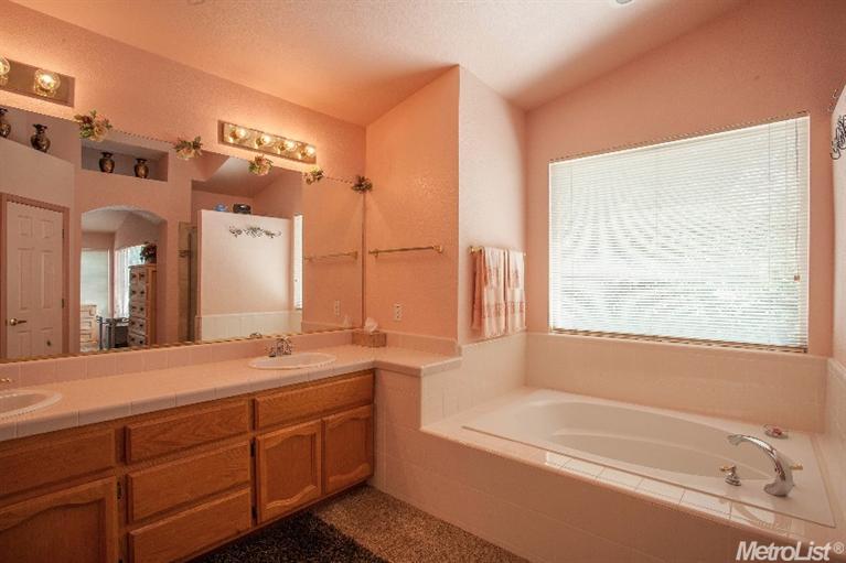 3010 Prado Ln, Davis, CA 95618 photo 9