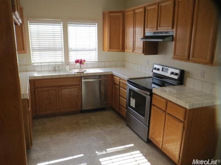 2595 Hogan Dr, Turlock, CA 95382 photo 5