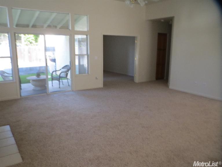 2595 Hogan Dr, Turlock, CA 95382 photo 7